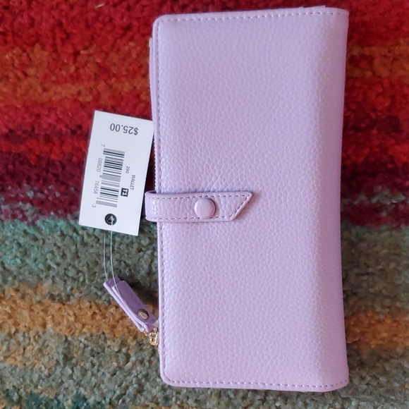 Women's Ophelia Roe Lavender Purple Clutch Wallet Zippered Vegan Leather NWT - Picture 1 of 3